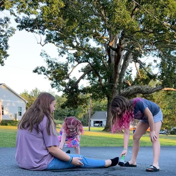 Meet your Posher, Rebecca - Picture 2 of 3